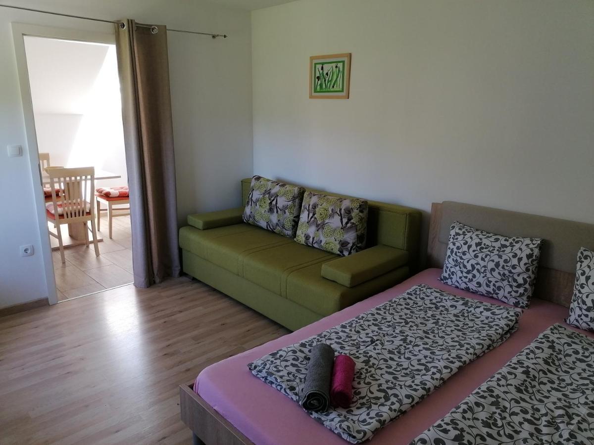 Apartment Marjetka Zirovnica Eksteriør billede