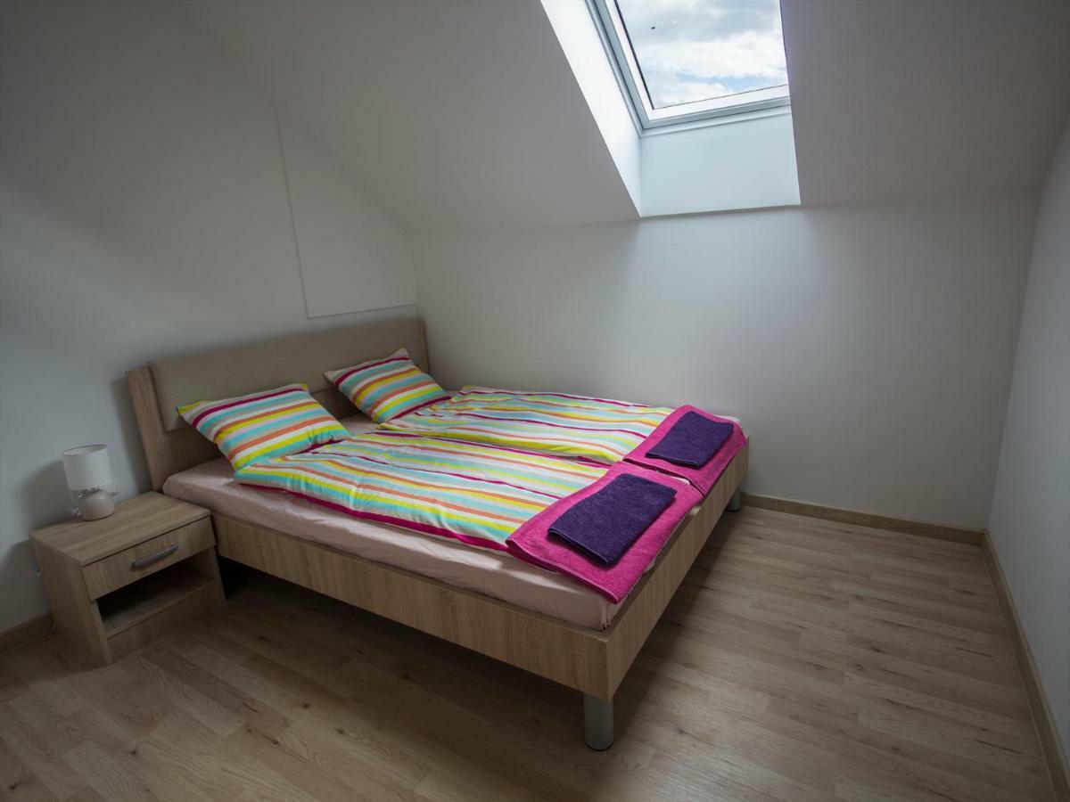 Apartment Marjetka Zirovnica Eksteriør billede